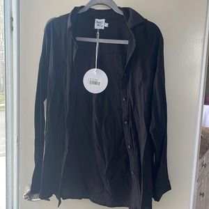 Princess Polly linen button down with matching black shorts!